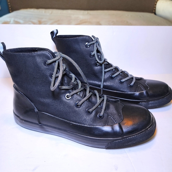 Hunter Shoes - Hunter Black High-Top Women's Shoes